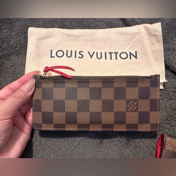 Louis Vuitton Josephine Wallet in Ebene - Picture 8 of 8